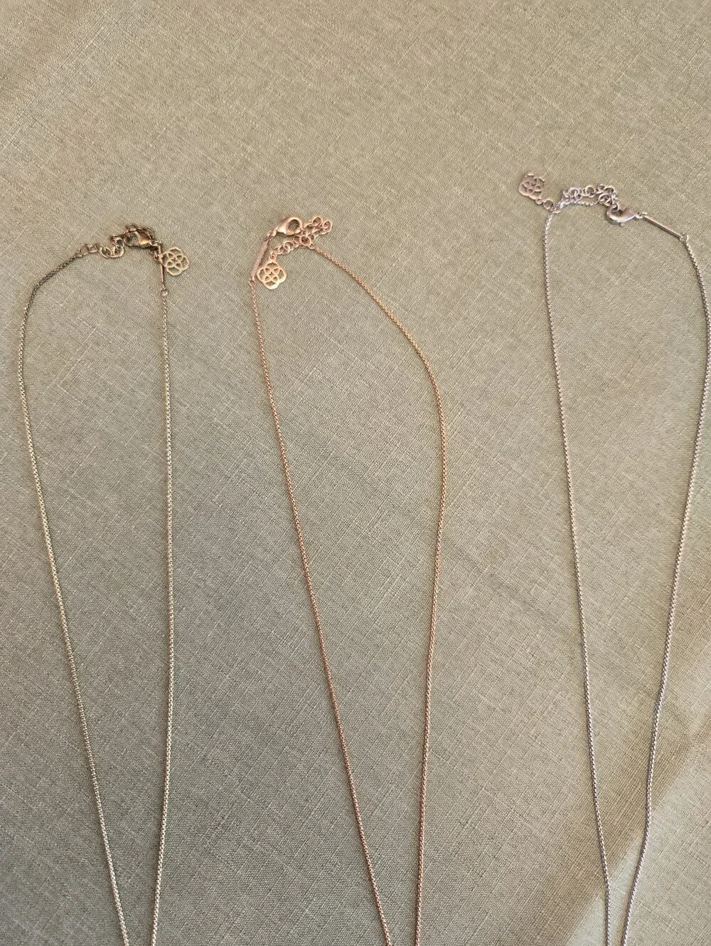 Kendra Scott bulk. 12 necklaces and 6 rings Various metals and conditions - Picture 3 of 11